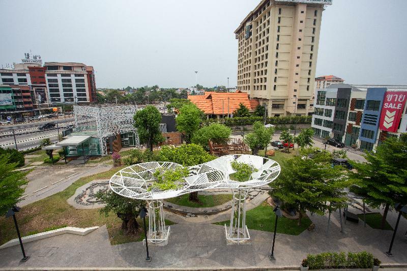 Prime Square Hotel Chiang Mai Exterior photo